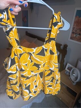 Who What Wear Linen Yellow Floral Tank Top